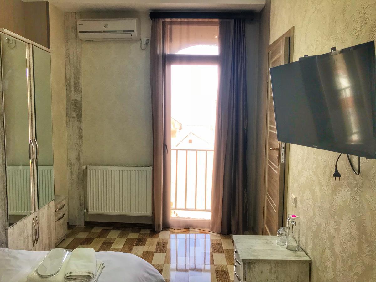 Hotel Tourist Tbilisi Eksteriør billede