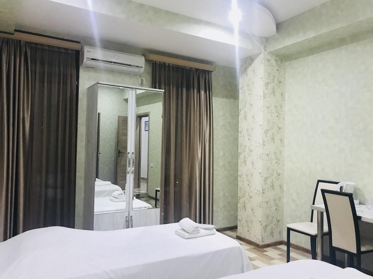 Hotel Tourist Tbilisi Eksteriør billede