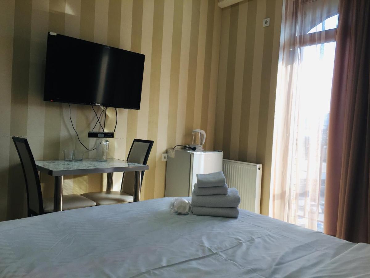 Hotel Tourist Tbilisi Eksteriør billede